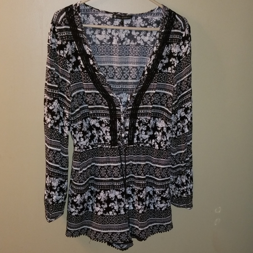 HOUSE OF HARLOW ROMPER